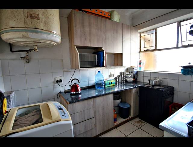1 BEDROOM APARTMENT FOR SALE IN RHODESFIELD